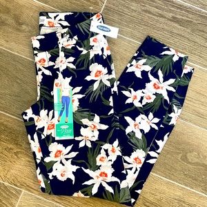 Paradise Pants! Old Navy Pixie Ankle Pant -NWT 🌺🌊